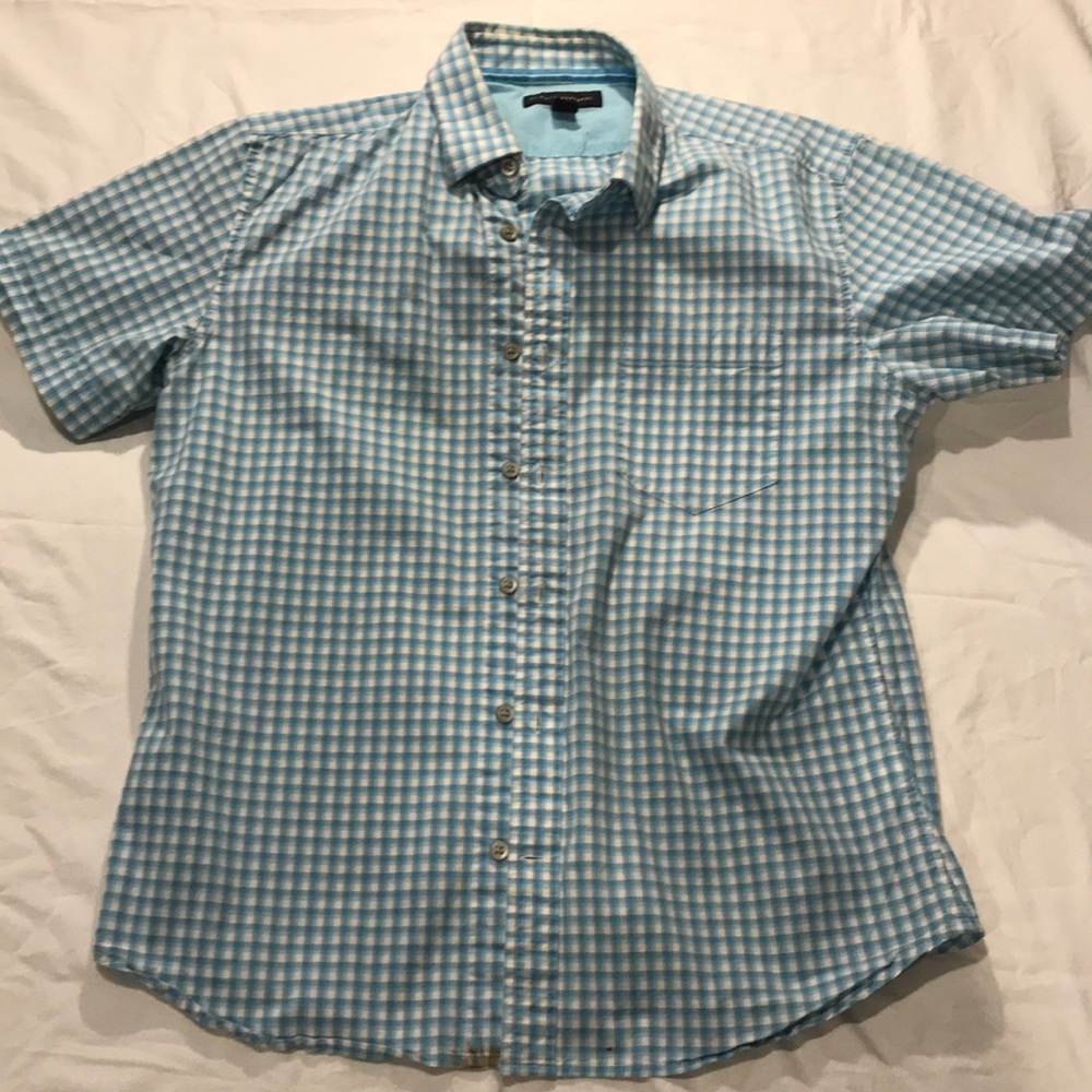 Short sleeve button down